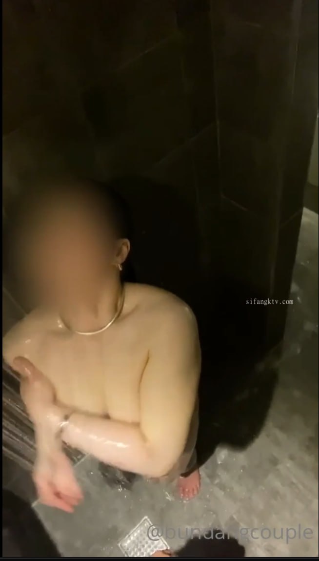 国产AV 果冻传媒 少妇偷窃癖引发的一场性爱体验